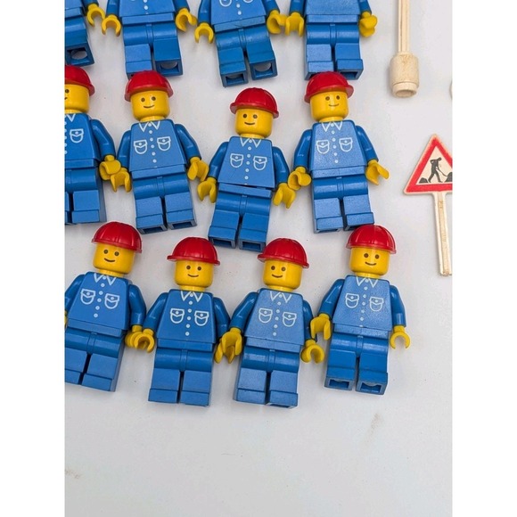 17 VTG 80s LEGO Train Maintenance Construction Workers Signs City Town Classic - Picture 3 of 7